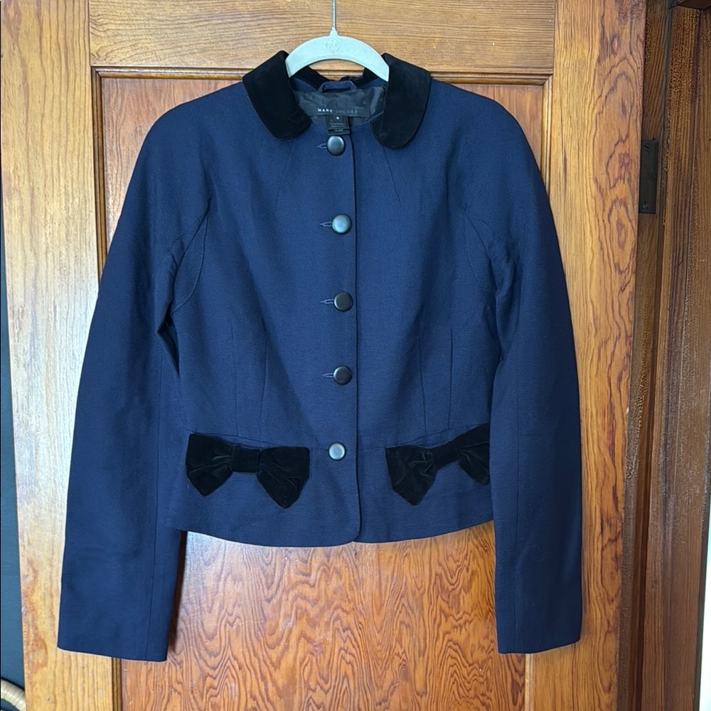 Elegant Marc Jacob’s Navy Wool Blazer with Black Velvet Bow Pockets size 8